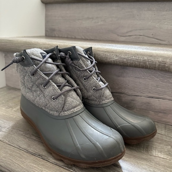 Sperry Boots size 10 Women's Syren
Waterproof Duck Boot - Picture 6 of 6